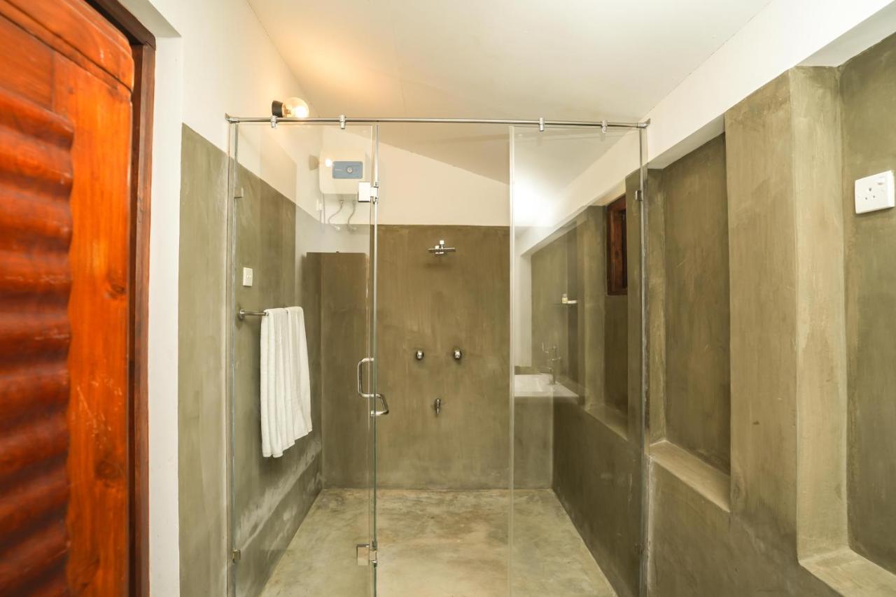 Malala Retreat Hotel Hambantota Bagian luar foto