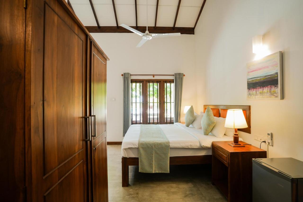 Malala Retreat Hotel Hambantota Bagian luar foto