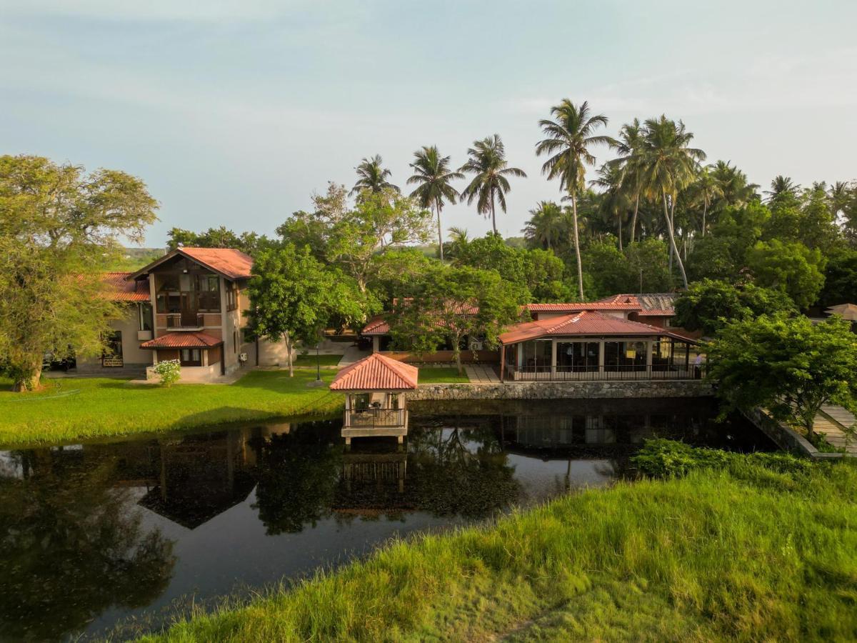 Malala Retreat Hotel Hambantota Bagian luar foto