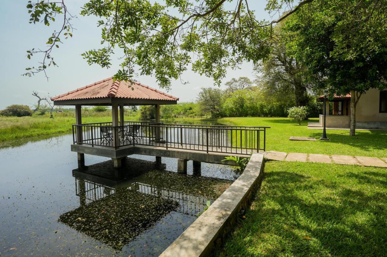 Malala Retreat Hotel Hambantota Bagian luar foto