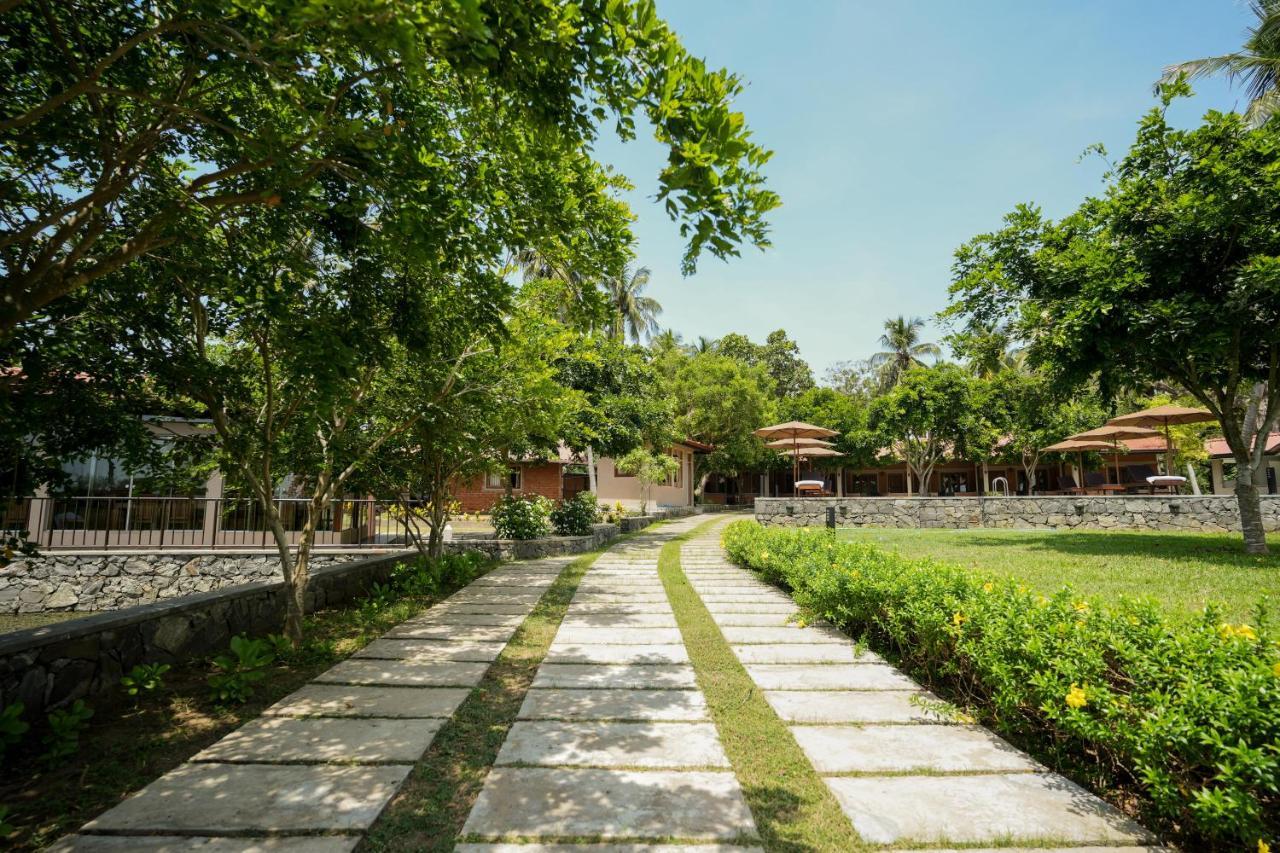Malala Retreat Hotel Hambantota Bagian luar foto